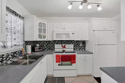 7980 N French Drive #3-202, Pembroke Pines, FL 33024 - Photo 6