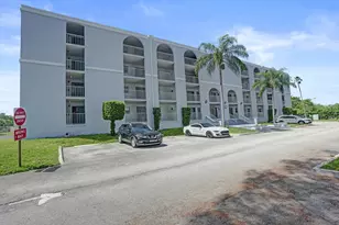 7980 N French Dr, Pembroke Pines, FL 33024 - Photo 28