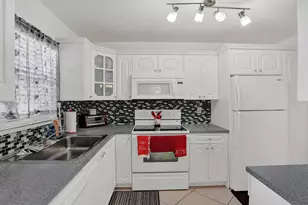 7980 N French Dr, Pembroke Pines, FL 33024 - Photo 6