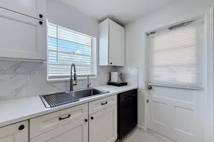 2121 NE 68th St, Fort Lauderdale, FL 33308 - Photo 28