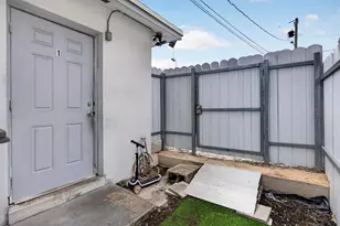 709 13th St, West Palm Beach, FL 33401 - Photo 8