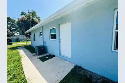 1207 Avenue K #B, Fort Pierce, FL 34950 - Photo 1