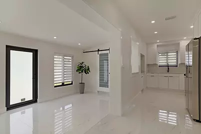 421 Fontana Drive, Palm Springs, FL 33461 - Photo 4
