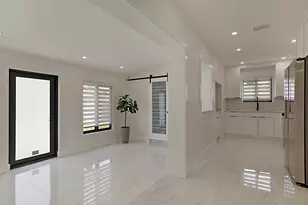 421 Fontana Dr, Palm Springs, FL 33461 - Photo 4