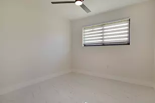 421 Fontana Dr, Palm Springs, FL 33461 - Photo 20
