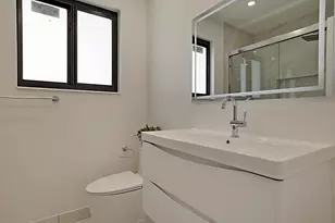 421 Fontana Dr, Palm Springs, FL 33461 - Photo 18