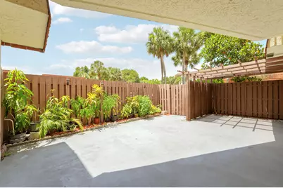 8389 N Coral Circle, North Lauderdale, FL 33068 - Photo 10