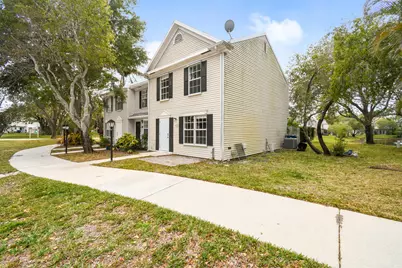 110 Old English Court, Jupiter, FL 33458 - Photo 2