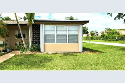 1042 North Drive #D, Delray Beach, FL 33445 - Photo 2