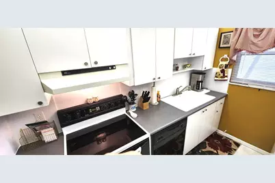 1042 North Drive #D, Delray Beach, FL 33445 - Photo 14