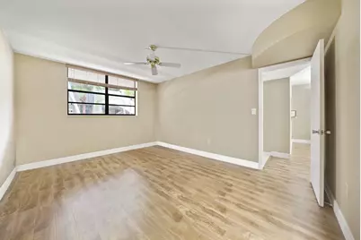 901 Colony Point Circle #207, Pembroke Pines, FL 33026 - Photo 12