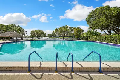 901 Colony Point Circle #207, Pembroke Pines, FL 33026 - Photo 38