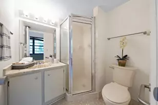901 Colony Point Cir, Pembroke Pines, FL 33026 - Photo 22