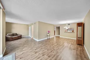 901 Colony Point Cir, Pembroke Pines, FL 33026 - Photo 20