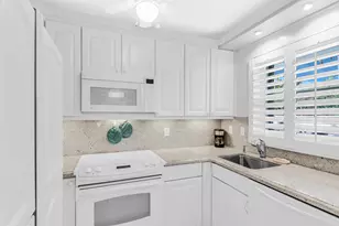 139 Sunrise Ave, Palm Beach, FL 33480 - Photo 16