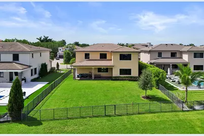 10423 Cobalt Court, Parkland, FL 33076 - Photo 8