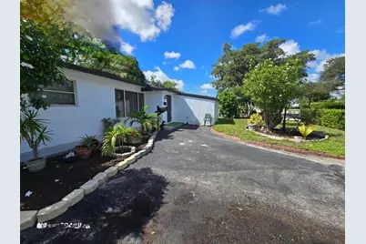 6138 Southgate Boulevard, Margate, FL 33068 - Photo 2
