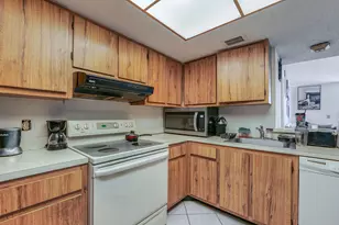 5570 NW 44th St, Lauderhill, FL 33319 - Photo 8