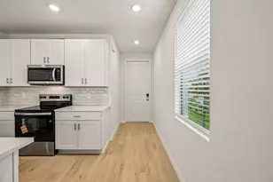 643 Salisbury Cir, Fort Pierce, FL 34982 - Photo 10