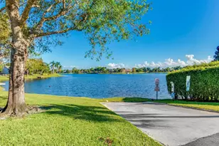 12842 Meadowbend Dr, Wellington, FL 33414 - Photo 14