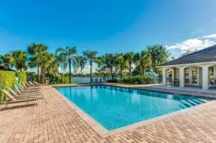 12842 Meadowbend Dr, Wellington, FL 33414 - Photo 14