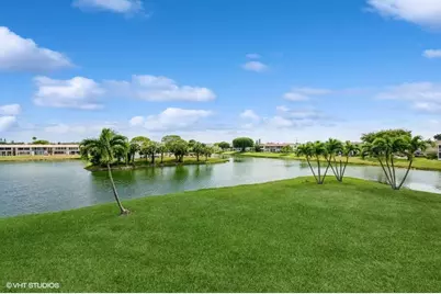 118 Somerset F, West Palm Beach, FL 33417 - Photo 1