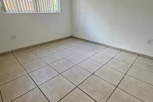 2441 NW 13th St, Miami, FL 33125 - Photo 10
