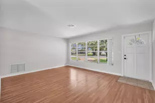 145 Greenbrier Dr, Palm Springs, FL 33461 - Photo 8