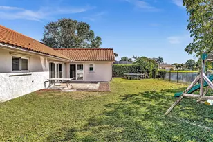 9393 Laurel Green Dr, Boynton Beach, FL 33437 - Photo 32