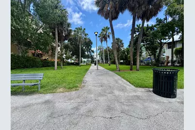 690 SE 23rd Avenue #4, Pompano Beach, FL 33062 - Photo 32