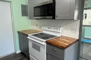 601 N D St, Lake Worth Beach, FL 33460 - Photo 2