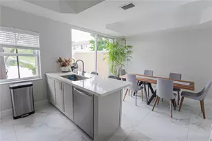 14387 SW 9th Ct, Pembroke Pines, FL 33027 - Photo 2