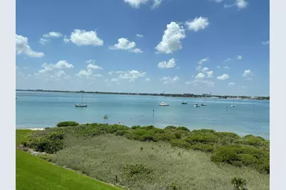 31 Harbour Isle Drive W #PH05, Fort Pierce, FL 34949 - Photo 1