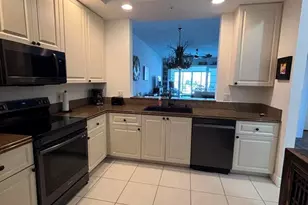 12 Harbour Isle Dr W, Fort Pierce, FL 34949 - Photo 2