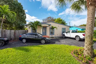 124 SW 10th Ave, Boynton Beach, FL 33435 - Photo 1