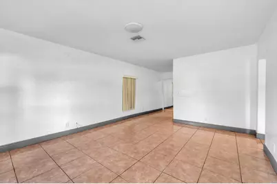 124 SW 10th Avenue, Boynton Beach, FL 33435 - Photo 2