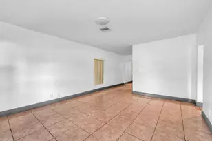 124 SW 10th Ave, Boynton Beach, FL 33435 - Photo 2