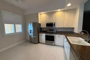 7 Harbour Isle Dr E, Fort Pierce, FL 34949 - Photo 4