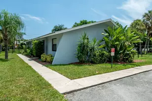 9287 Sunrise Dr, West Palm Beach, FL 33403 - Photo 4