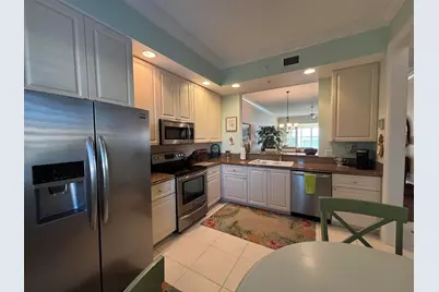 29 Harbour Isle Drive W #304, Fort Pierce, FL 34949 - Photo 4