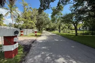 5800 Pine Tree Rd, Parkland, FL 33067 - Photo 22