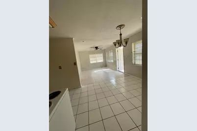 2801 Avenue E, Fort Pierce, FL 34947 - Photo 2