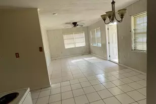 2801 Avenue E, Fort Pierce, FL 34947 - Photo 2