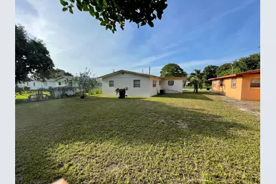 2801 Avenue E, Fort Pierce, FL 34947 - Photo 14