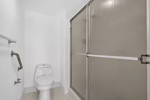 1301 SW 142nd Ave, Pembroke Pines, FL 33027 - Photo 16
