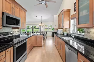 5554 Grande Palm Cir, Delray Beach, FL 33484 - Photo 8