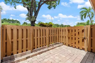 2035 SW 24th Circle, Boynton Beach, FL 33426 - Photo 2