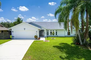 320 NE Surfside Ave, Port Saint Lucie, FL 34983 - Photo 2