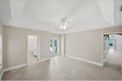 320 NE Surfside Avenue, Port Saint Lucie, FL 34983 - Photo 20