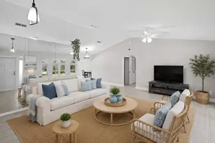 320 NE Surfside Ave, Port Saint Lucie, FL 34983 - Photo 26